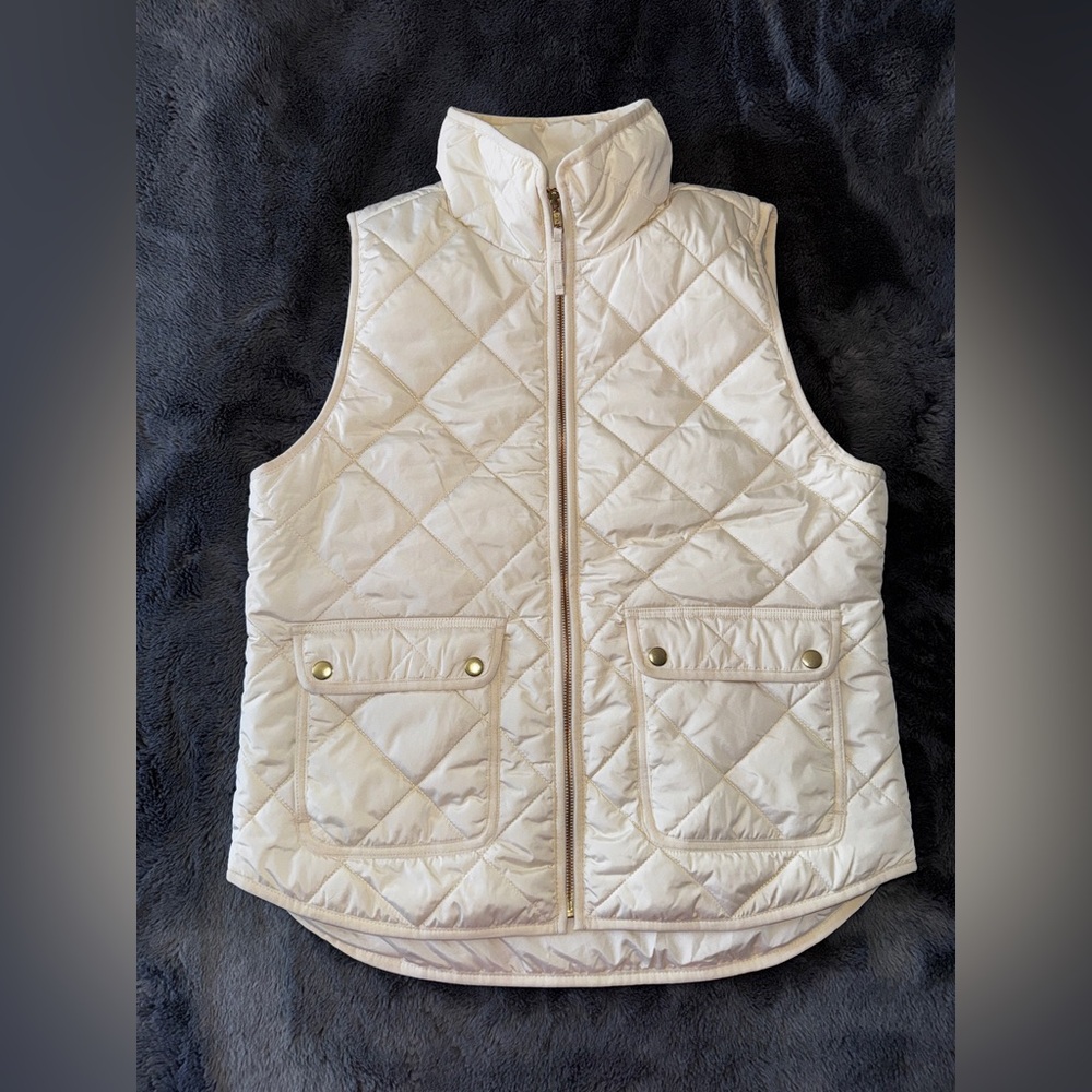 Quilted Cream Vest with Pockets